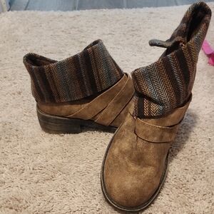 Rocket Dog Tan Suede Fold-Over Ankle Boots with Patterned Cuff